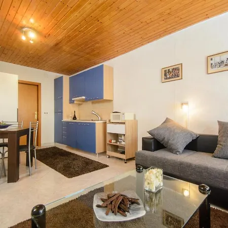 By The Sea - 13167 * Τρογκίρ