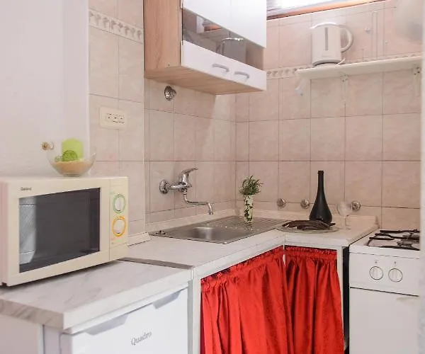 Appartement By The Sea - 13167