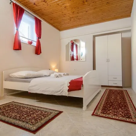 Appartement By The Sea - 13167
