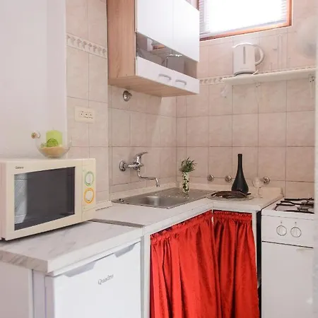 Apartman By The Sea - 13167