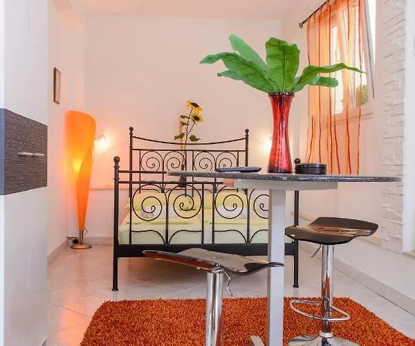 By The Sea - 13167 * Trogir